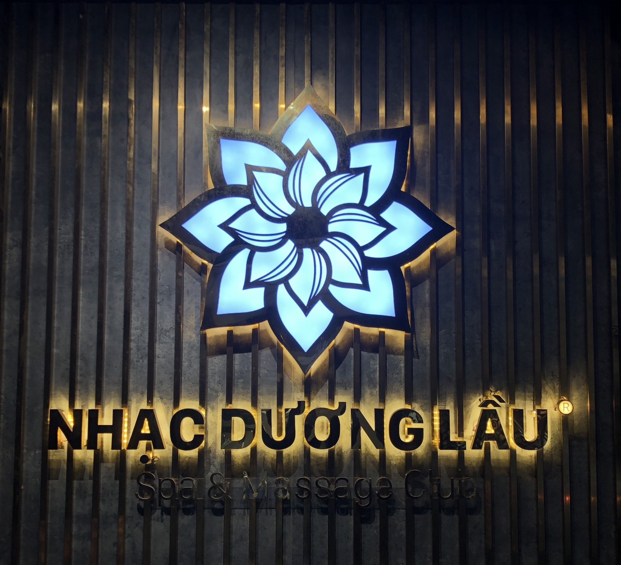 Nhạc Dương Lầu Hà Nội - Các gói dịch vụ và bảng giá