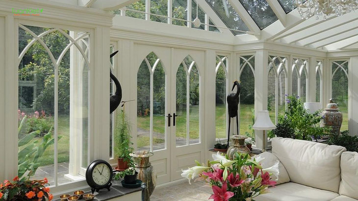 Những khung cửa sổ đặc trưng theo phong cách kiến trúc Gothic