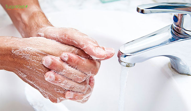 Rửa tay giúp loại bỏ vi khuẩn gây bệnh