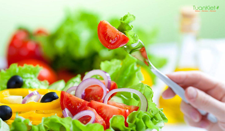 Salad rau củ quả trộn